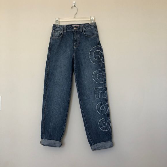 GUESS Originals Relaxed High-Waisted Jeans - Picture 2 of 8